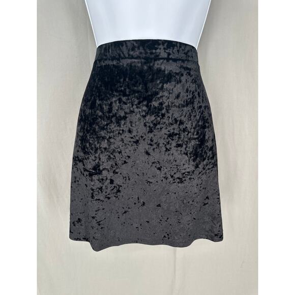 Express Skirt Womens Large Black Velvet Mini Skater Whimsigoth Boho Stretch - Picture 1 of 7